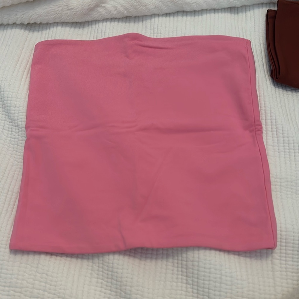 Babaton contour tube top in pink no longer available in a size S great condition